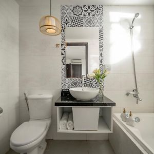 Triple Room Bath